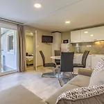 Mobile Superior-5 By Interhome Pula