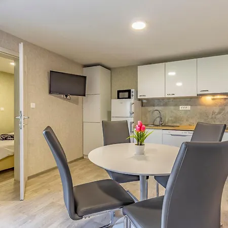 Mobile Superior-5 By Interhome *