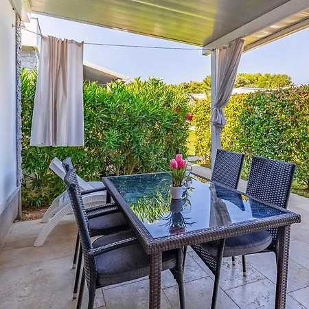 Holiday Home Superior-5 * Pula